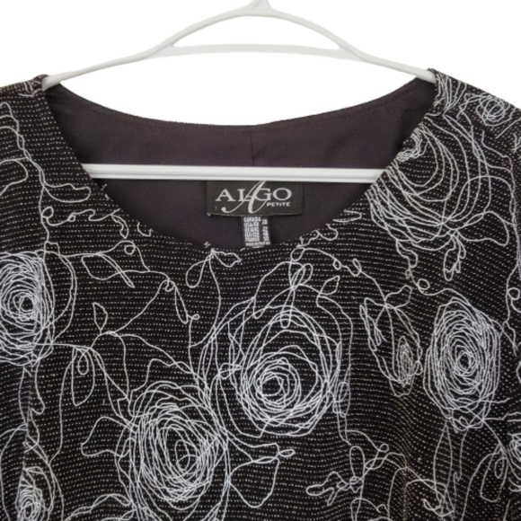 short sleeve beaded scoop neck top blouse - Picture 2 of 6